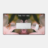 ツツツジの花の小さなキリギリスパーソナライズされた デスクマット (キーボード&マウス)