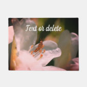 ツツツジの花の小さなキリギリスパーソナライズされた ドアマット (正面)