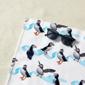 ツノメドリのパーティーのビーチタオル(色を選んで下さい) ビーチタオル (インサイチュ)