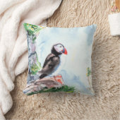 ツノメドリのファインアートの水彩画 クッション (ブランケット)