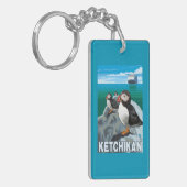 ツノメドリ及び遊航船- Ketchikan、アラスカ キーホルダー (正面左)