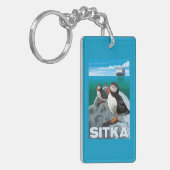 ツノメドリ及び遊航船- Sitka、アラスカ キーホルダー (正面左)