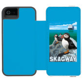 ツノメドリ及び遊航船- Skagway、アラスカ Incipio iPhoneウォレットケース (フォリオオープン)