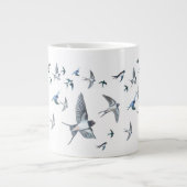 ツバメの飛んでいる群れイラストレーション ジャンボコーヒーマグカップ (正面)