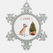 ツリーと大おもしろいきなダンのクリスマス犬 スノーフレークピューターオーナメント (正面)