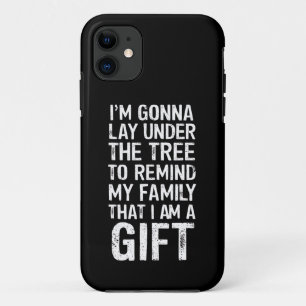 ツリーの下でくつろぐクリスマスの家族ギフト iPhone 11 ケース