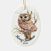 ツリーカスタムのクリスマスの水色フクロウの日付 セラミックオーナメント (裏面)