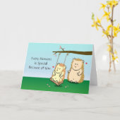 ツリースイングに恋をするカワイイアニメのハリネズミ カード (黄色い花)