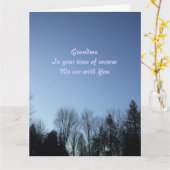ツリーズアンドスカイ – おばあちゃん悔やみや弔慰 カード (黄色い花)