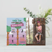 ツリートップ誕生日アドベンチャーパークピンクガール写真 招待状 (スタンド正面)