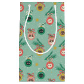 ツリーパターン上の猫オーナメント スモールペーパーバッグ (正面)