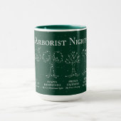 ツリーメンテナンス 夜空 緑 15オンス マグカップ (中央)
