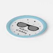 ツーサングラスクールボーイ誕生日 ペーパープレート (アングル)