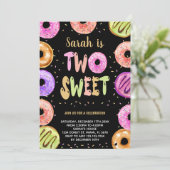 ツースイーツブラックドーナツ誕生日招待状 招待状 (スタンド正面)