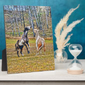 ツーピントよくはしゃぐウマ絵を描ーズウマ科のアートデザイン フォトプラーク (側面)