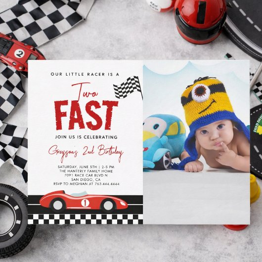 ツーファスト レース カー ボーイ フォト 2歳の誕生日パーティー 招待状