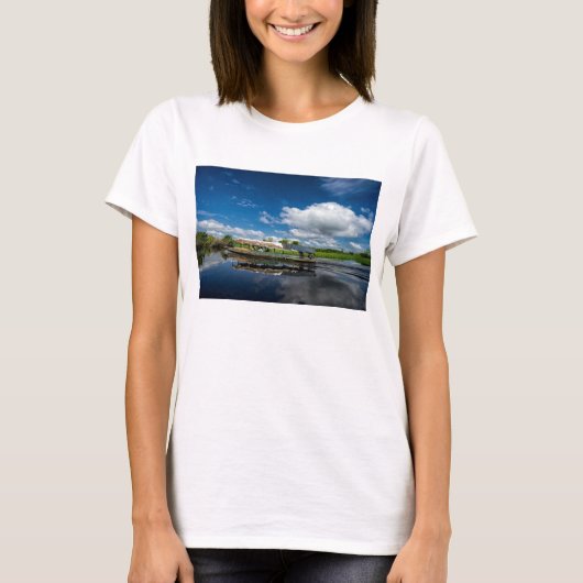 ツーリストボートの反射 Tシャツ (正面)