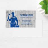 ツールを使用した修理担当者 (デスク)