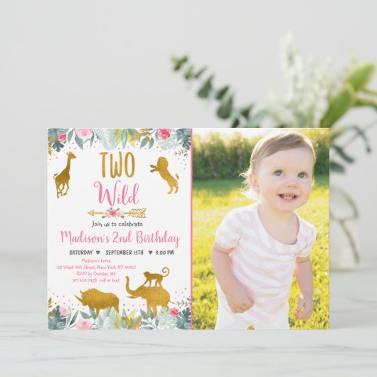 ツーワイルドピンク金ゴールドグリーンリーサファリ誕生日 招待状 (スタンド正面)
