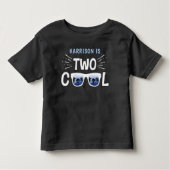 ツー・クール・ボーイズ 2歳の誕生日 トドラーTシャツ (正面)