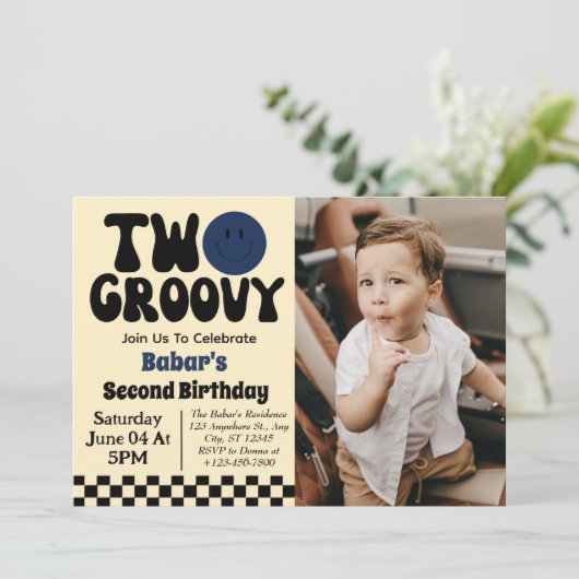 ツー・グルーヴィー・ボーイ 2歳の誕生日写真 招待状 (スタンド正面)