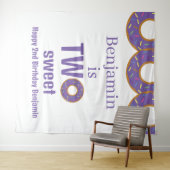 ツー・スウィート 2歳の誕生日 パープル ドーナツ パーティー タペストリー (インサイチュ(横))