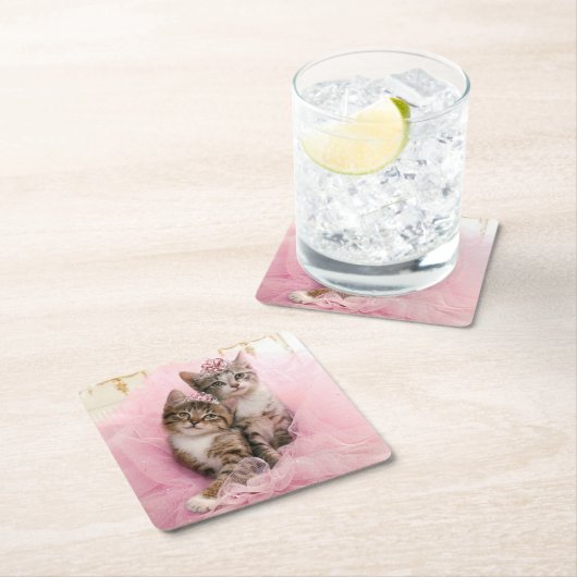 ティアラおよびピンクのきらめくチュチュの甘い子ネコ スクエアペーパーコースター (インサイチュ)