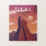 ティカルナショナルパークグアテマラヴィンテージ ジグソーパズル<br><div class="desc">Tikalベクトルアートワークデザイン。ティカルはグアテマラ北部の熱帯雨林に古くから存在するマヤの城塞である。</div>
