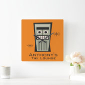 ティキラパーソナライズされたウンジ名と色の正方形壁 スクエア壁時計 (ホーム)