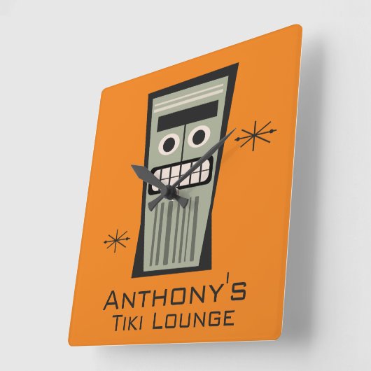 ティキラパーソナライズされたウンジ名と色の正方形壁 スクエア壁時計 (傾斜)