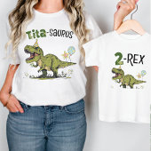 ティタサウルス恐竜テーマおもしろい子供の誕生日パーティー Tシャツ