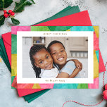 ティッシュペーパーカラフルの横のクリスマスフォト シーズンカード<br><div class="desc">このおもしろい、明るいクリスマスのホリデーカードはカラフルティッシュペーパーデザインを備え、巧妙で切り離された外観と重なっている。背中には重なったクリスマスツリーのマッチングデザインが含まれている。この明るいデザインは、遊び心、笑い心、そして子供の喜びを思い起こシンプルさせる。*オラベラプリントが制作。</div>
