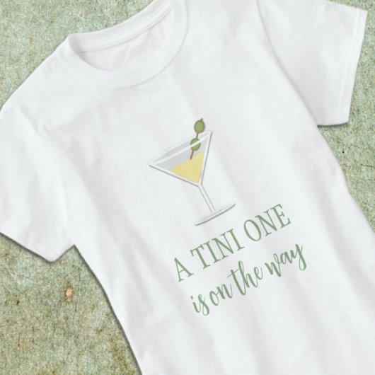 ティニー・ワン・ベイビーシャワー Tシャツ