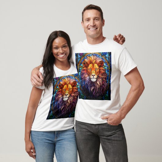 ティファニースタイルステンドグラス威厳のあるライオン Tシャツ (ユニセックス)