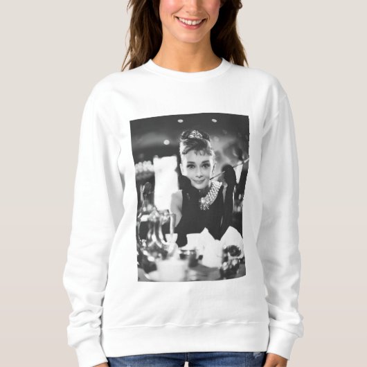 ティファニー朝食 – 女性の快適な白いセーター スウェットシャツ (正面)