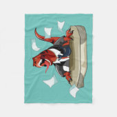 ティラノサウルスレックスボスは机に座っている。 フリースブランケット (正面)