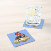 ティラノサウルスレックスボスは机に座っている。2 スクエアペーパーコースター (インサイチュ)