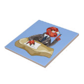 ティラノサウルスレックスボスは机に座っている。2 タイル (側面)