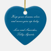 ティリーは吹き出ます: 事実上のドラァグ・クイーン セラミックオーナメント (裏面)