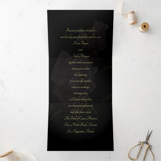 ティルデストリフォールドダークエレガントウェディング招待状 三つ折りプログラム (内部)