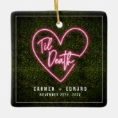 ティルデスネオン初めてのクリスマス婚約した セラミックオーナメント (正面)