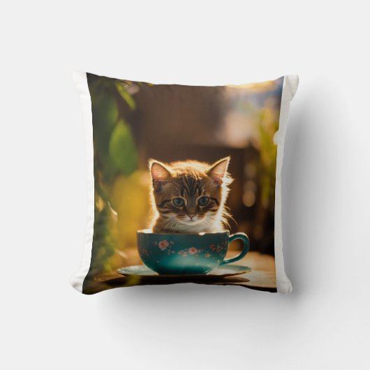 ティーカップイメージの猫 クッション (正面)