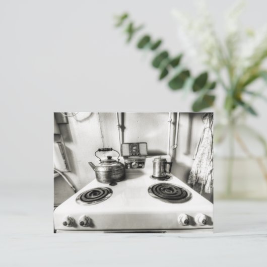 ティーケトル付き古いストーブアンティークストーブトップ ポストカード (スタンド正面)