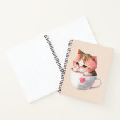ティースカップに登場する、かわいい白ピンクの猫(2) ノートブック (内部)
