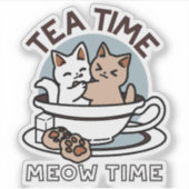 ティータイムニャータイム – かわいい猫とお茶のデザイン シール (正面)