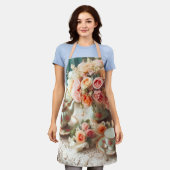 ティータイムバラフローラオールオーバープリントエプロン エプロン (着用した状態)