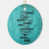 ティール(緑がかった色)いくつかの離れ人々の足跡はあなたのハートク セラミックオーナメント (左)