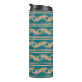 ティール(緑がかった色)およびキャラメル緩和曲線のジオメトリックパタストライプのーン タンブラー (回転右)