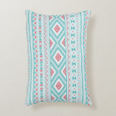 ティール(緑がかった色)およびピンクのアステカな種族パターン アクセントクッション (正面(垂直))