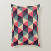 ティール（緑がかった色）およびピンクの三角形パターン アクセントクッション (正面(垂直))